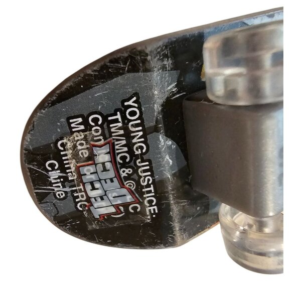 Tech Deck Batman DC Universe Young Justice Mini Finger Flip Skateboard Black Toy - Picture 3 of 4